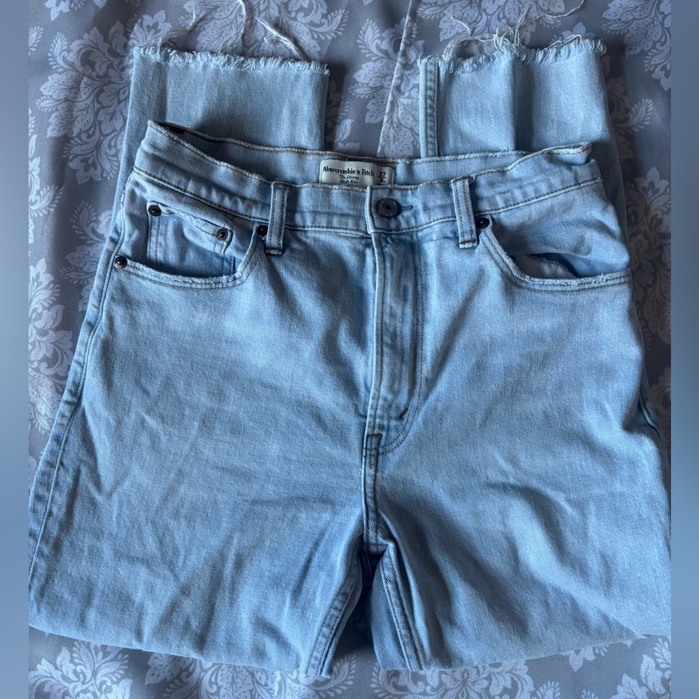 Abercrombie & Fitch The Skinny High Rise Jeans
